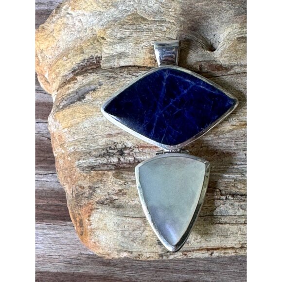 Sterling Silver Pendant With Sodalite & Mother Of Pearl 18.0g - Picture 3 of 7
